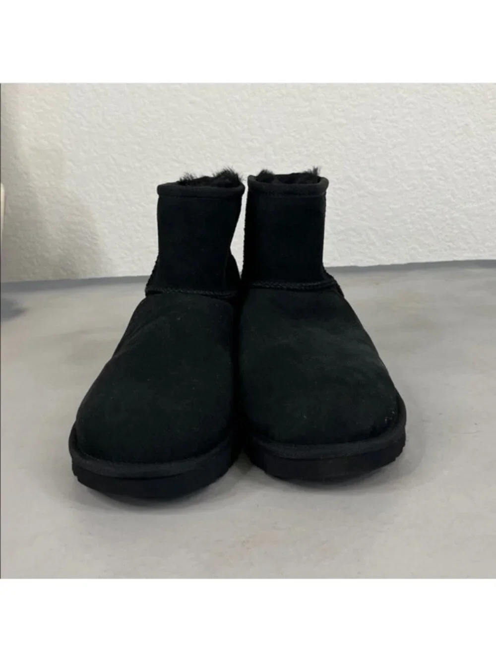 UGG Women's Classic Mini II Black Sueded Sherpa Pull on Winter Boots